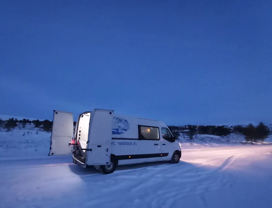 Levering i blåtimen